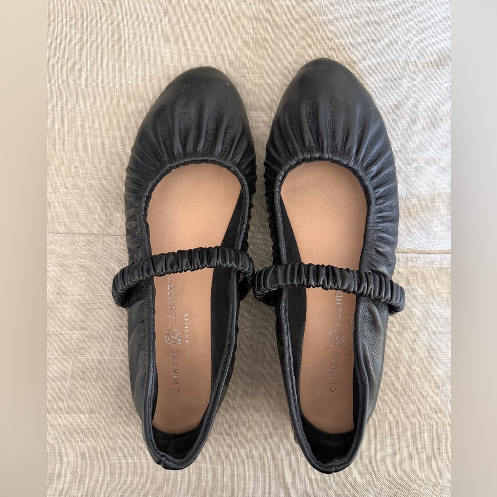 Chinese Laundry Avery Black Flats